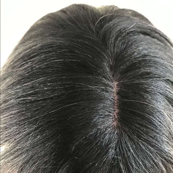 “Put On & Go” Ombre Pale Green 22” Premium Fiber Wig - Curling/Flat Iron Safe - Picture 3 of 8